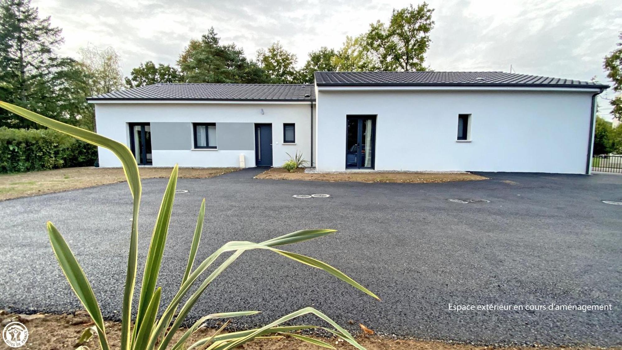 Breakislebed 3 Maisons Chu Limoges Isle Exterior foto