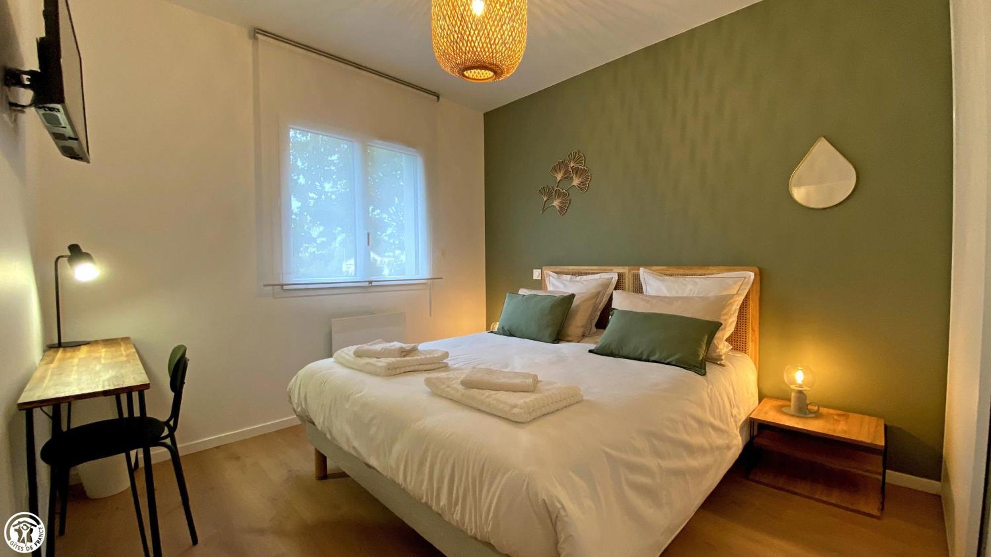 Breakislebed 3 Maisons Chu Limoges Isle Exterior foto